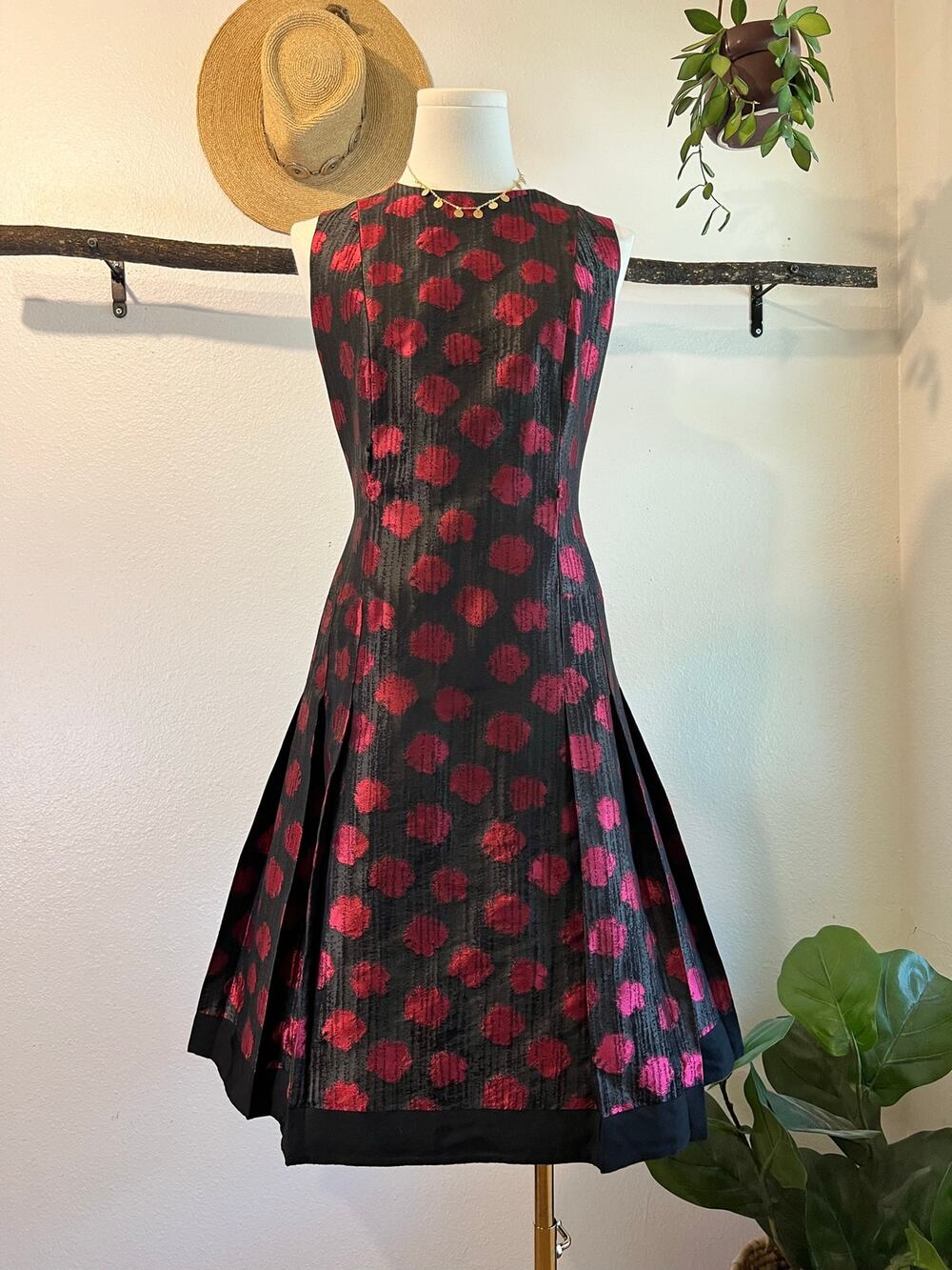 Carmen Marc Valvo Red Polka Dot Sleeveless Fit & Flare Cocktail Dress Size 6